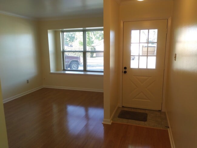 Building Photo - 1407 Plough St