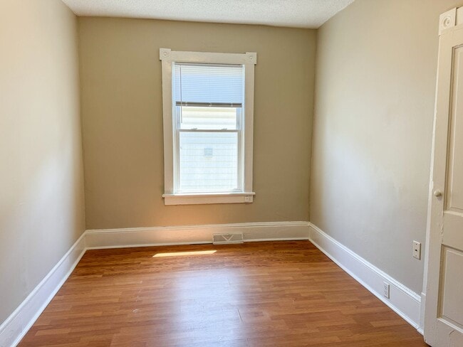 Building Photo - 309 Memorial Ave