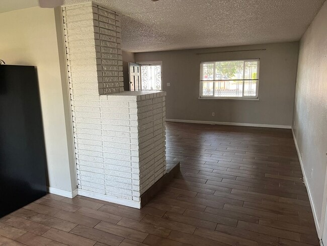Building Photo - COMING SOON - CENTRALLY LOCATED - UPGRADED...