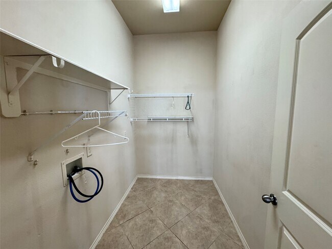 Building Photo - 22010 Rustic Canyon Ln