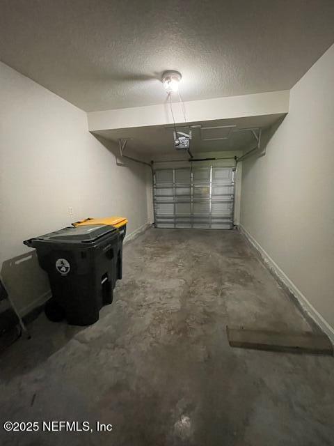 Building Photo - 4238 Highwood Dr