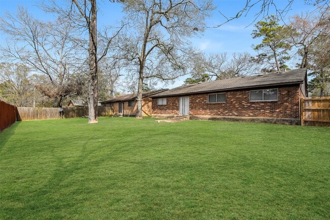 Building Photo - 217 Lazy Ln