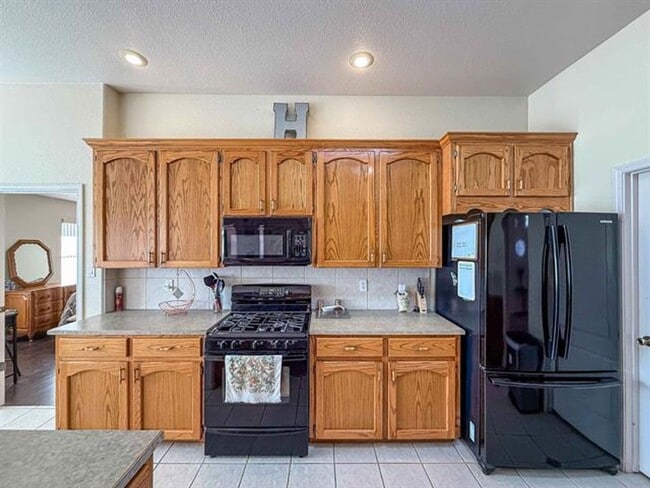 Building Photo - 2409 Saguaro Loop