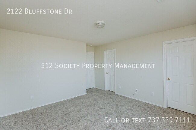 Building Photo - 2122 Bluffstone Dr