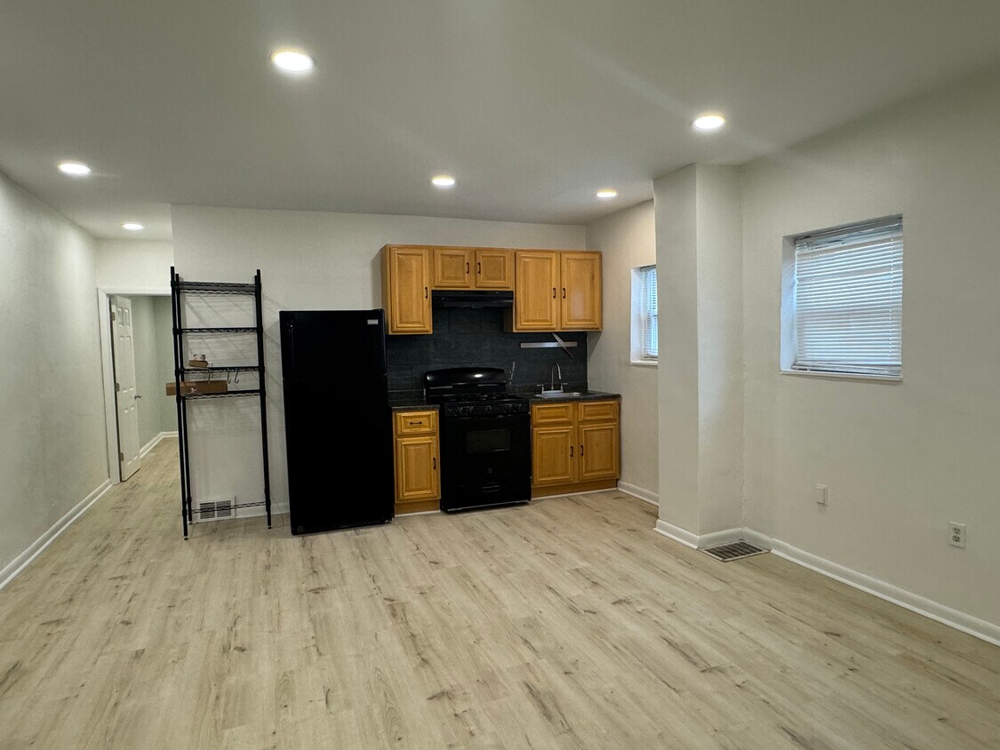 Kitchen - 2201 Coral St