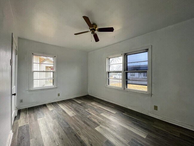 Building Photo - Snyder’s Cozy Corner – Modern Comfort, Classic Charm