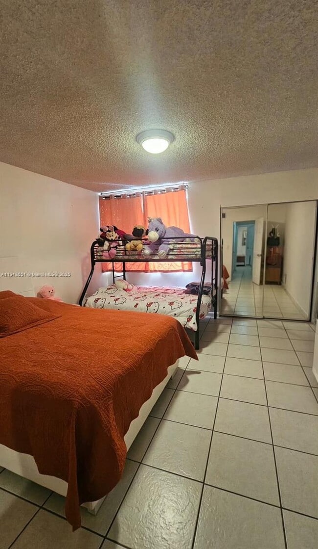 Building Photo - 1145 W 42nd St