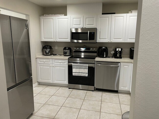 Building Photo - 419 SW 4th St