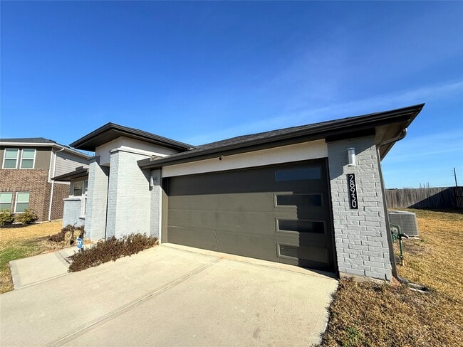 Building Photo - 28930 Yampa Mill Ln