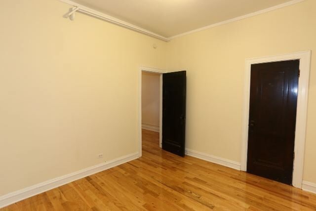 Building Photo - 4650 N Paulina St
