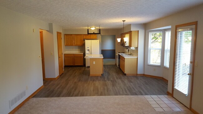 Building Photo - 6946 Seafield Ct