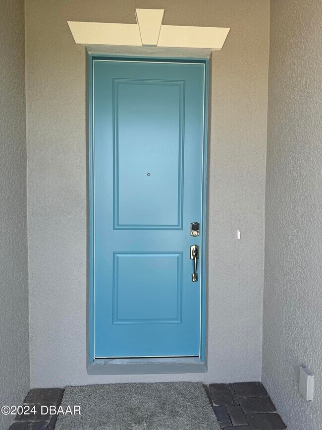 Building Photo - 2005 Divot Dr