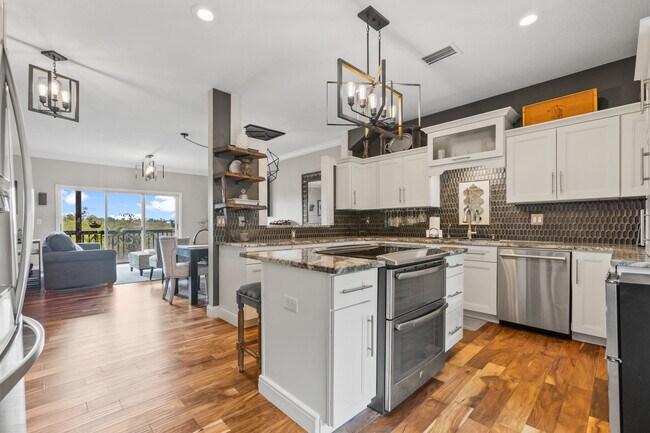 Kitchen - 574 Ryans Woods Ln