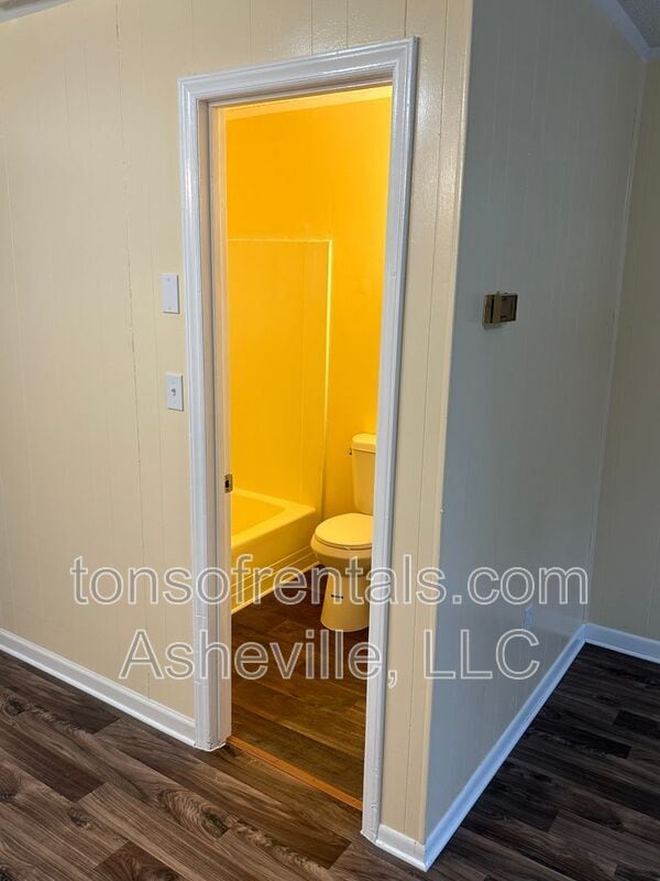 Building Photo - 3126 US-221