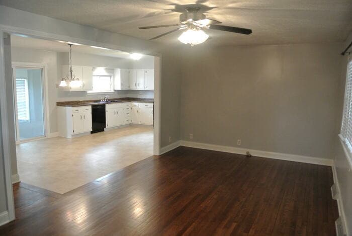 Building Photo - 455 S Taylor Ave