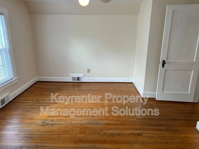 Building Photo - 129 Dupont Cir