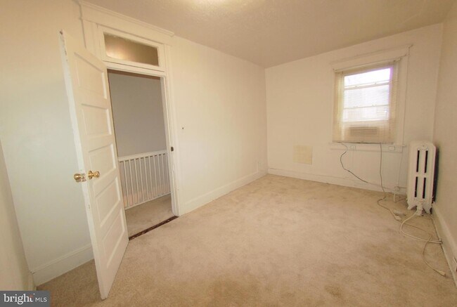 Building Photo - 519 Harvard St NW