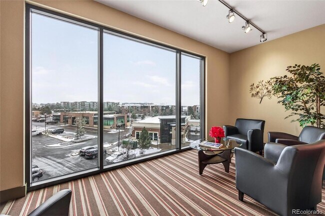 Building Photo - 10111 Inverness Main St