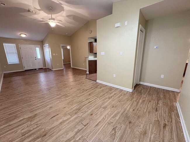 Building Photo - 2370 Quazar Cir