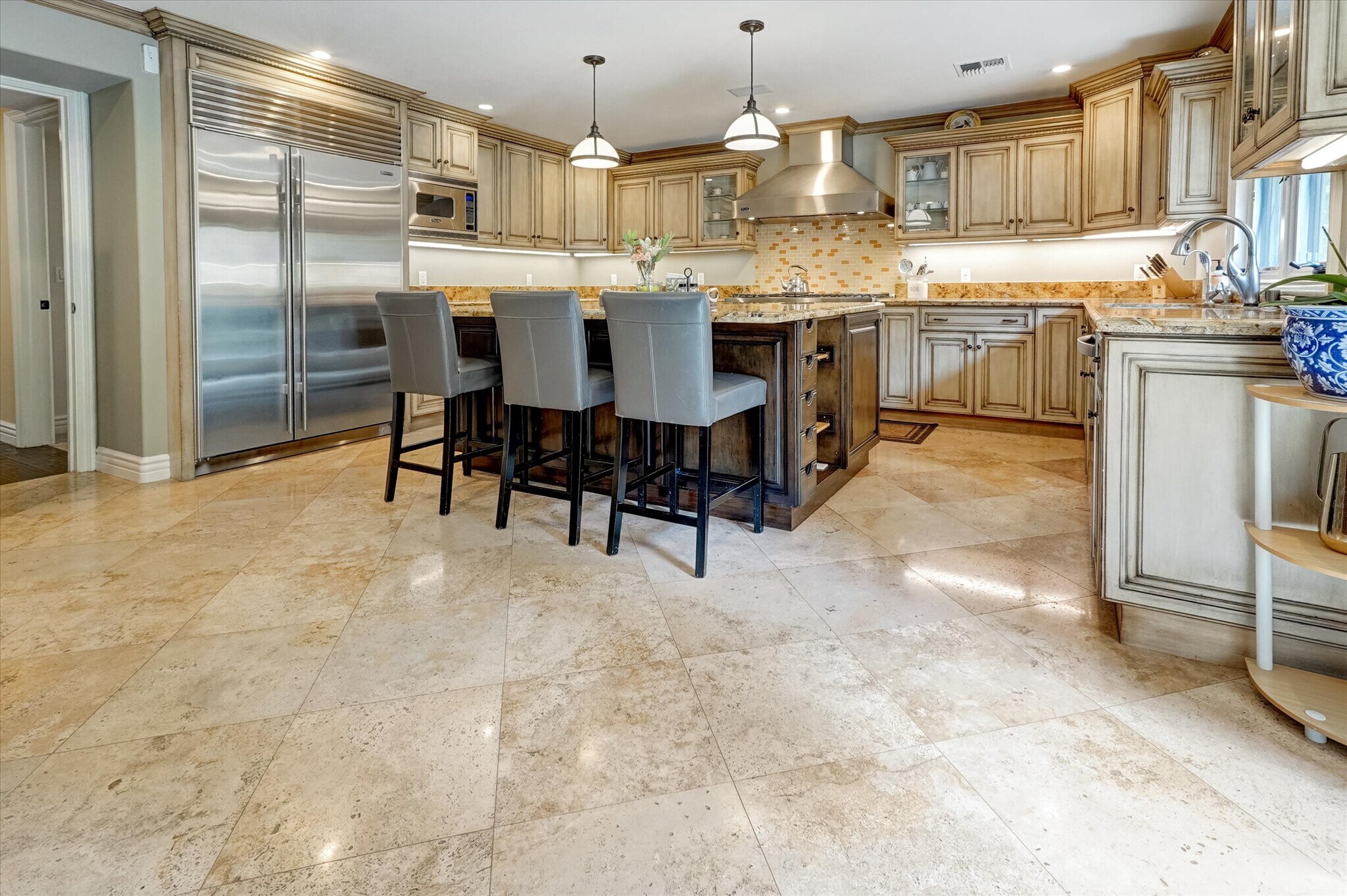 Building Photo - 4751 Topeka Dr