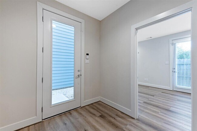 Building Photo - 4814 Brinkman St
