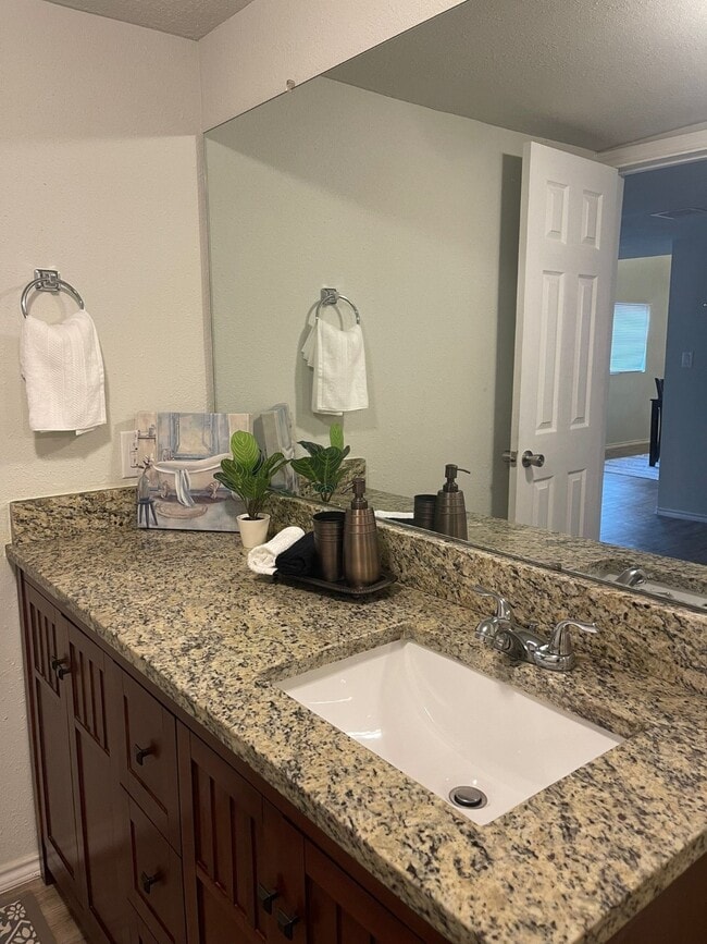 Building Photo - 2010 Caplin St