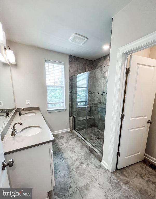 Building Photo - 43451 Stonewood Crossing Ter