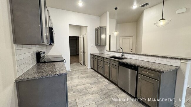 Building Photo - 5510 Kemper St