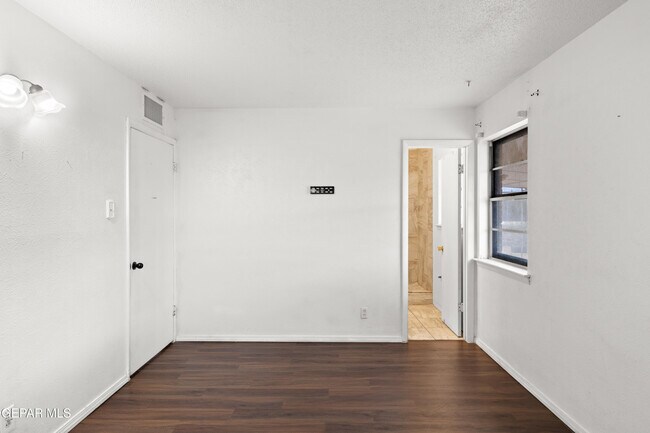 Building Photo - 5409 Edmonton Ave