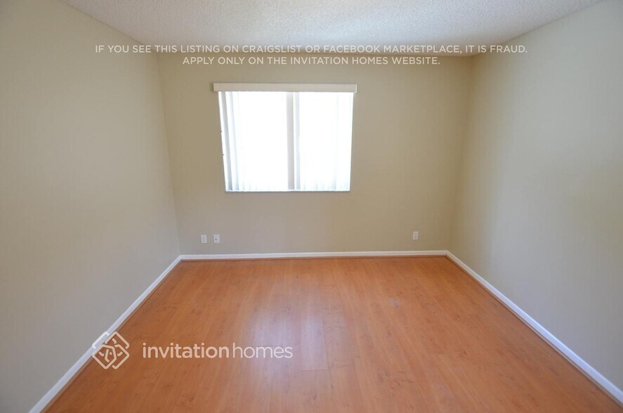 Building Photo - 10444 Sunstream Ln