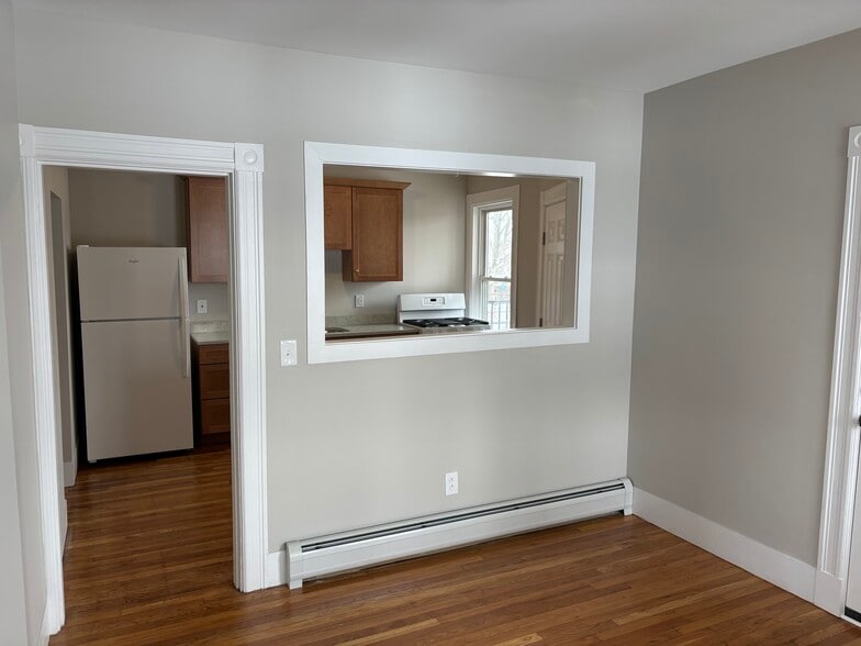 Building Photo - 206 Jewett St