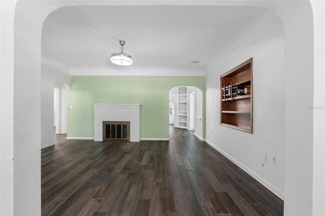 Building Photo - 641 Wilkie St