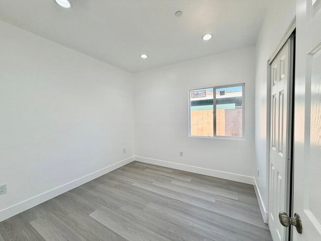 Building Photo - 11522 June St