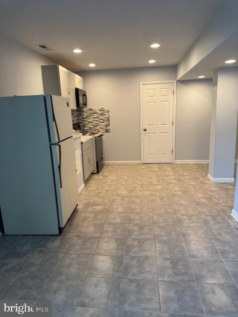 Building Photo - 4 Bellinger Ct