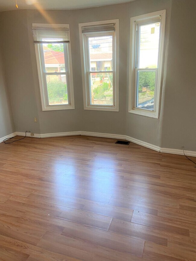 Primary Photo - 2200 Milligan Ave