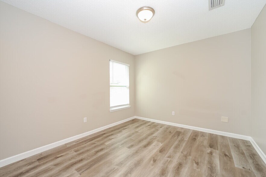 Building Photo - 45 Perry Creek Dr
