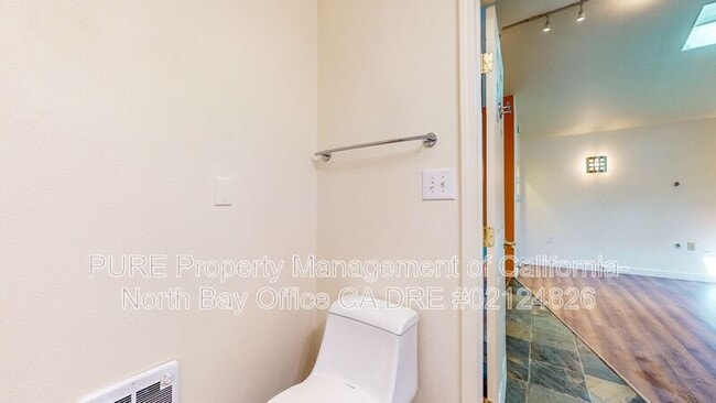 Building Photo - 17475 Summit Ave