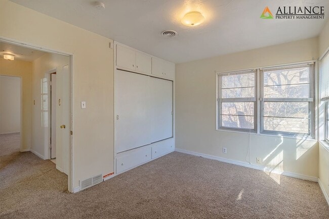 Building Photo - Cute Home Near Anneberg Park!