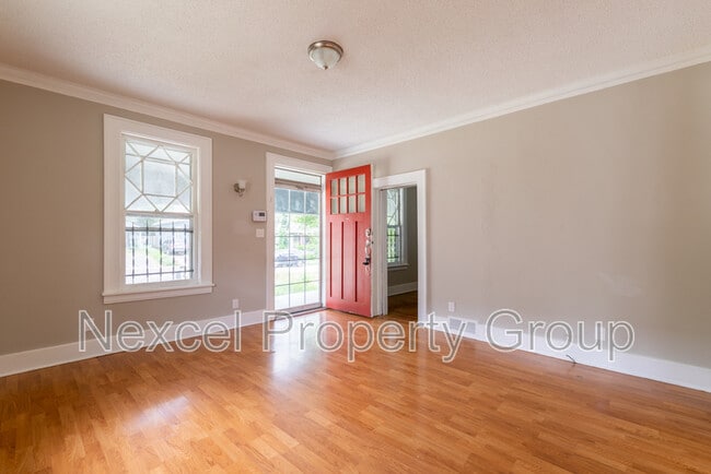 Building Photo - 2004 Walker Ave