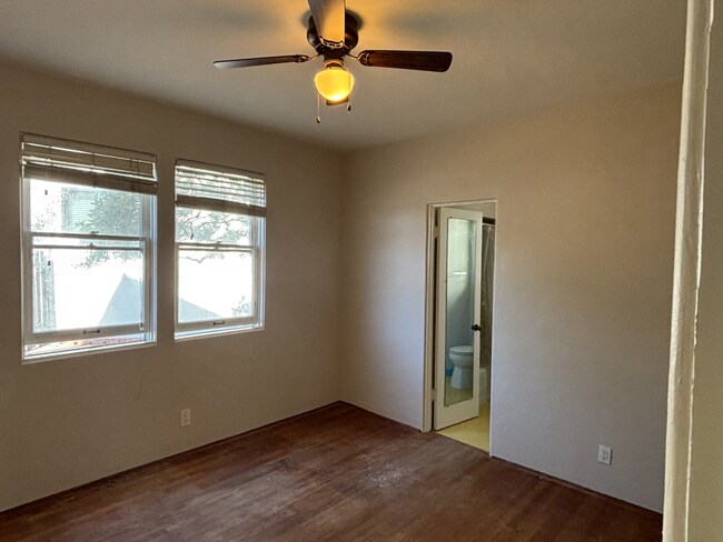 Building Photo - Tyler &amp; Maryland Duplex