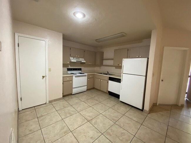 Building Photo - 386 Acorn Ln