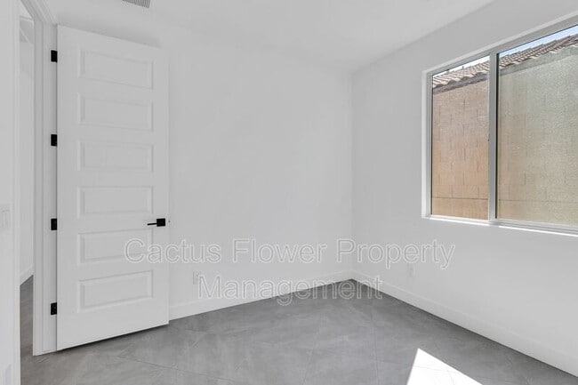 Building Photo - 13281 W Crimson Ter