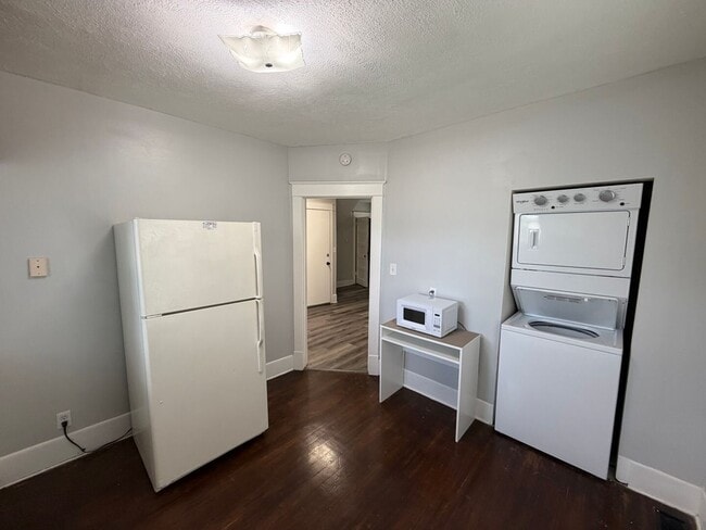 Building Photo - 2841 N 45th St