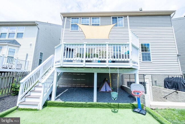Building Photo - 8727 Raleigh Mews