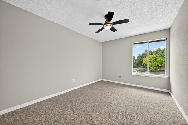 Building Photo - 12623 S Dairy Ashford Rd