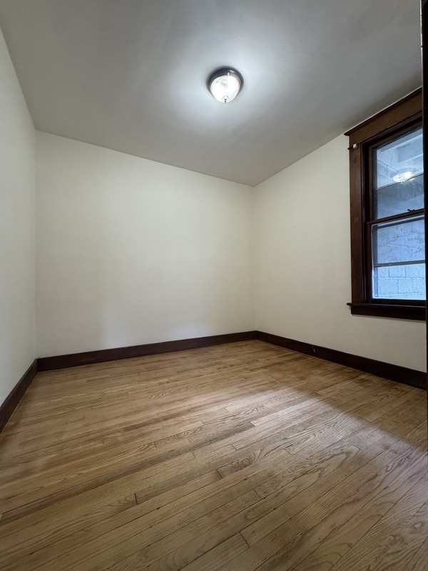 Building Photo - 157 Benson St