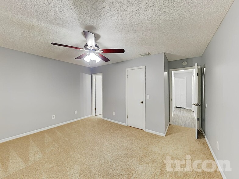 Building Photo - 6427 Undine Way