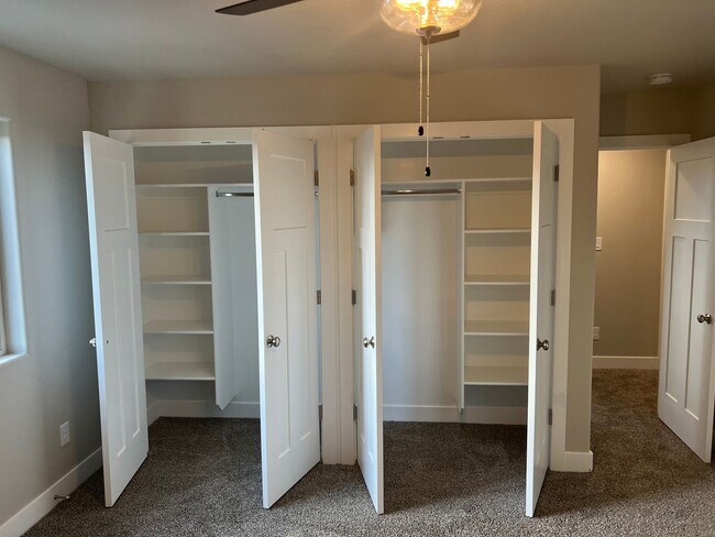 Building Photo - Brand new 3 bedroom 2.5 bathroom townhome