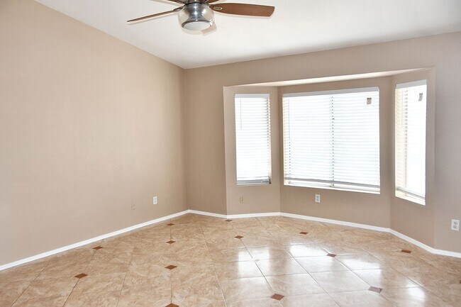 Building Photo - Great Location! Lovely  3Bedroom Plus/ 2Bathroom Chandler Home!