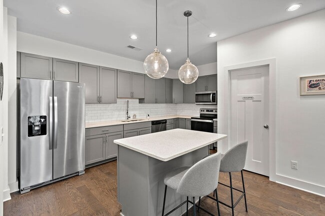 Building Photo - Edgehill Villages Townhomes